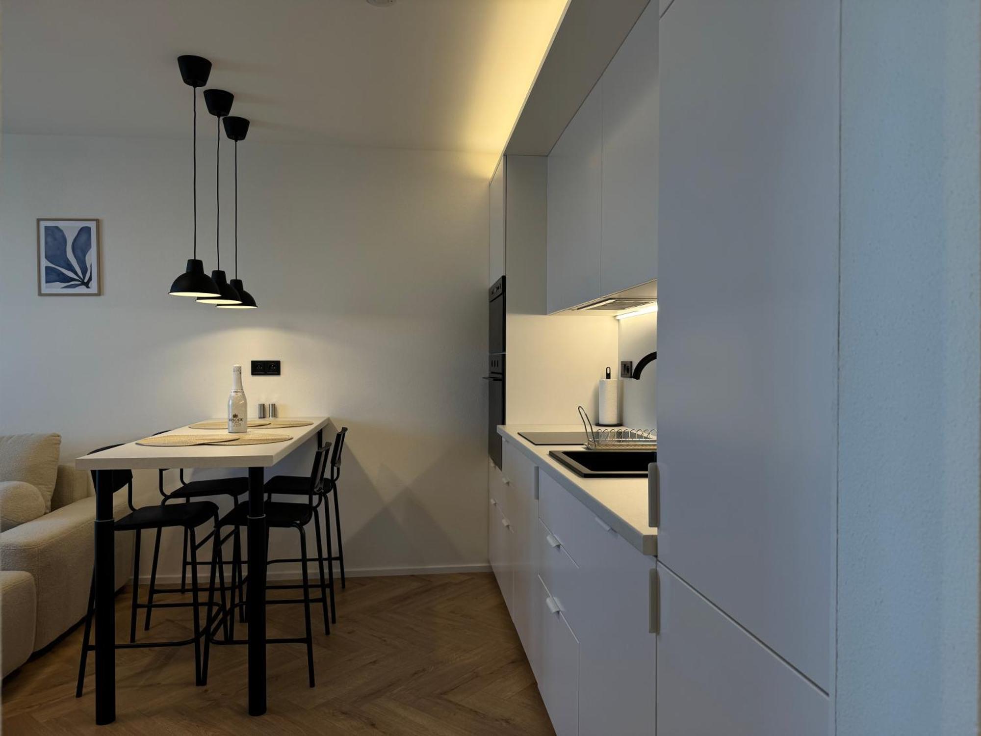 Hemsen Apartment *