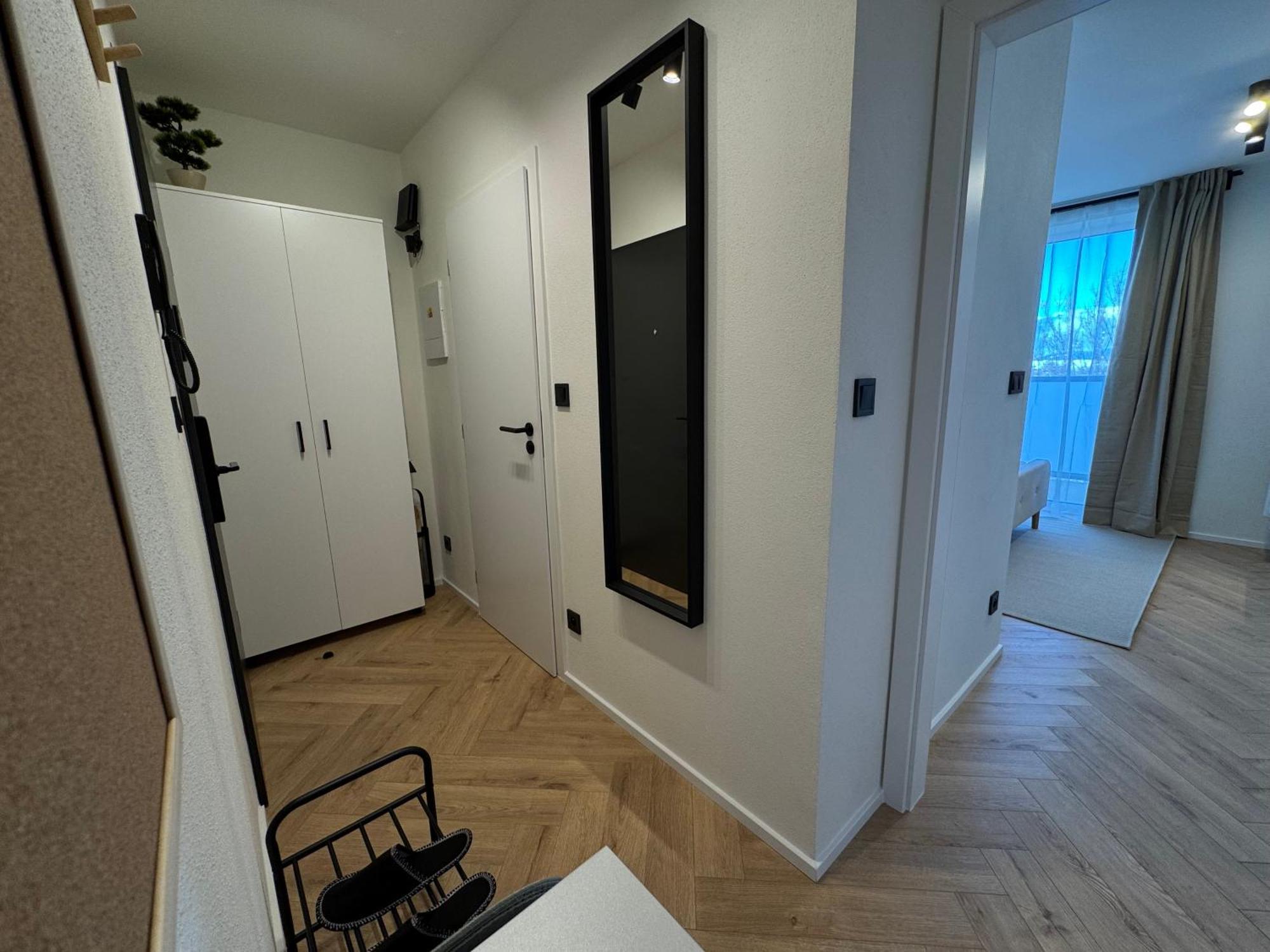 Hemsen Apartment *
